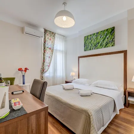 Bastion Luxury Σπλιτ