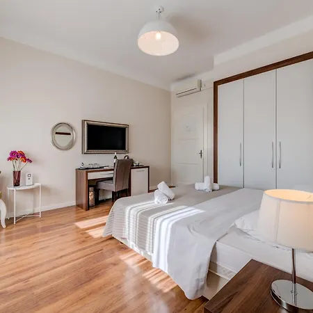 Bastion Luxury Konukevi 4*